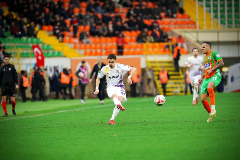 Denis-Răzvan Radu, decisiv în victoria crucială a lui Eyüpspor: 3-1 la Alanyaspor